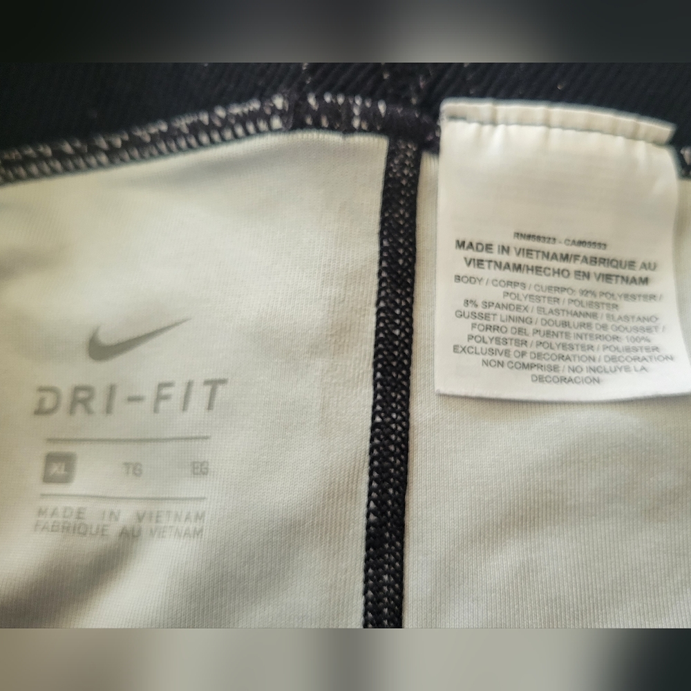 Nike athletic capri - Picture 4 of 4